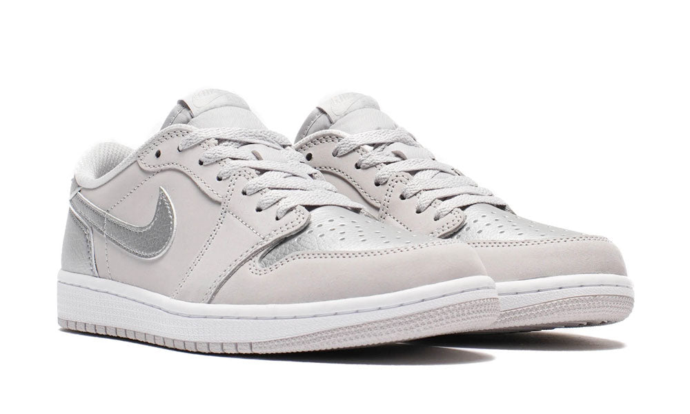 Air Jordan 1 Low OG "Metallic Silver"