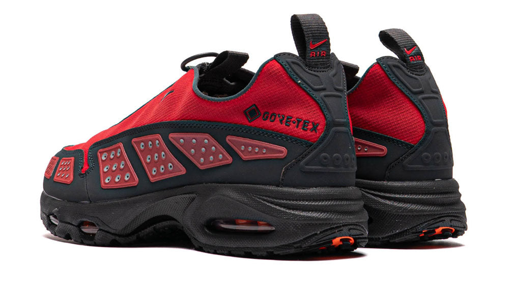 Air Max Sunder Gore-Tex "Hyper Crimson"