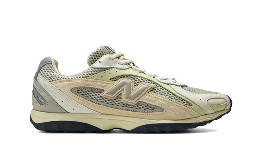 New Balance 204L x AURALEE "Cream"