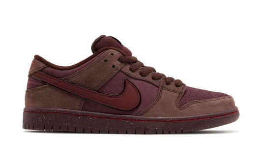 Dunk Low SB "City Of Love - Burgundy Crush"