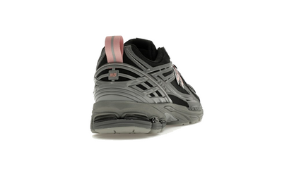 New Balance 1906R "Black Pink Moon"
