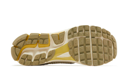 Zoom Vomero 5 "Light Bone Olive"