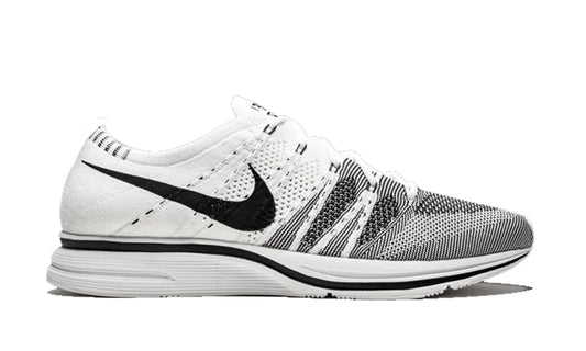 Flyknit Trainer "White/Black"